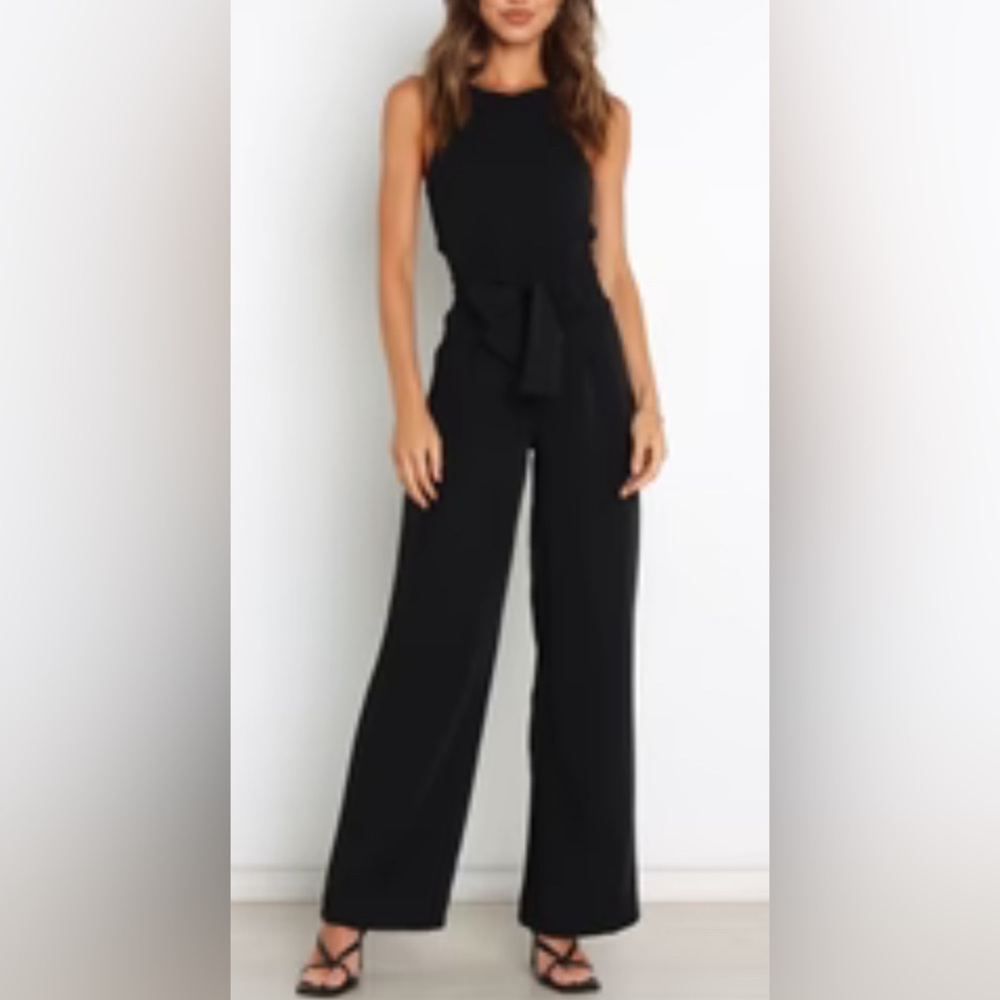 New Petal and Pup women’s size small, 2 piece ribbed top & wide leg dress pant.